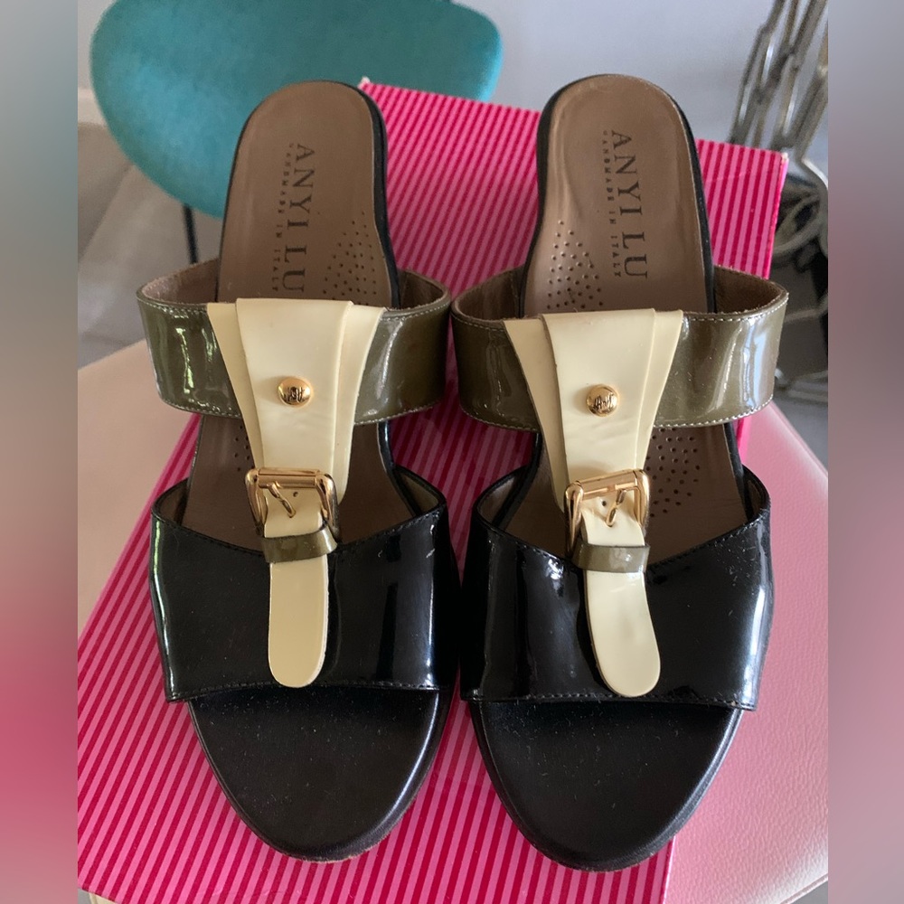 Anyi Lu Sandals 37 (6.5-7)